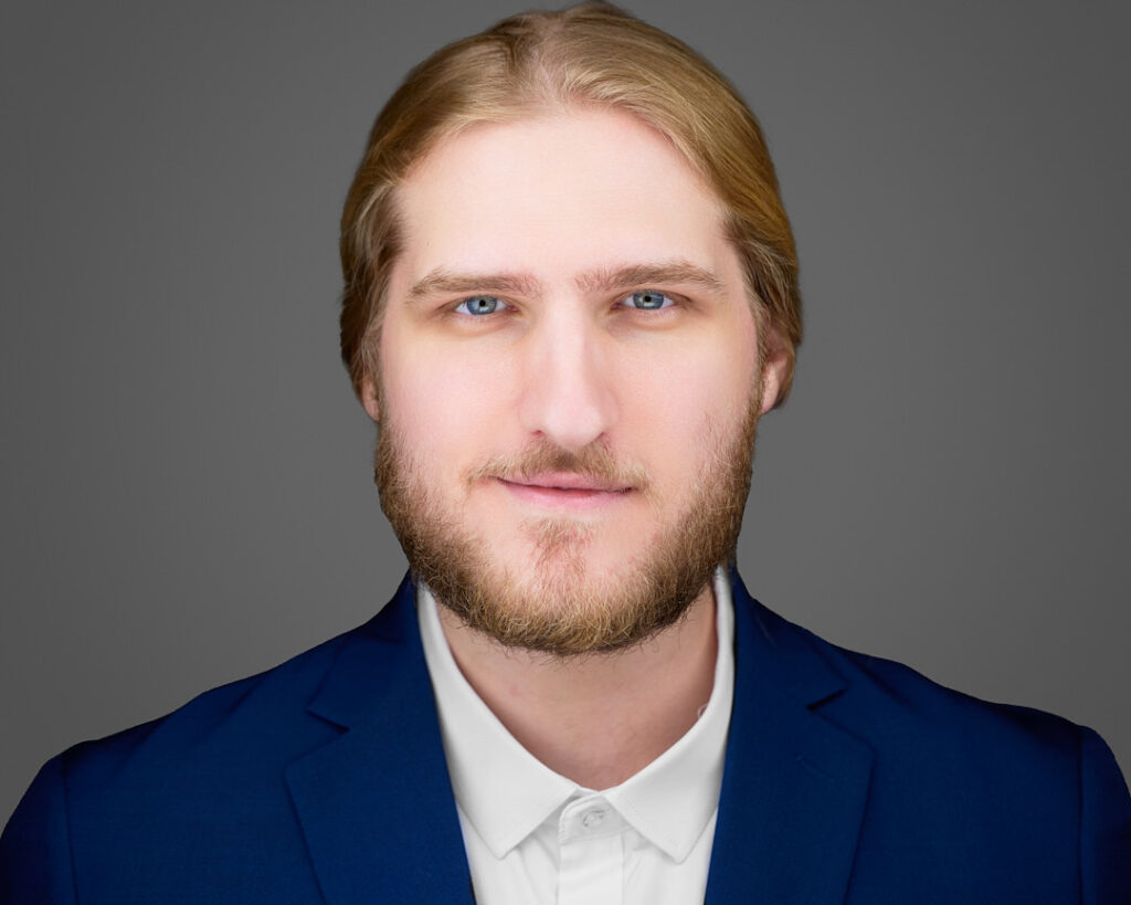 Robert Bench SocialMedia11